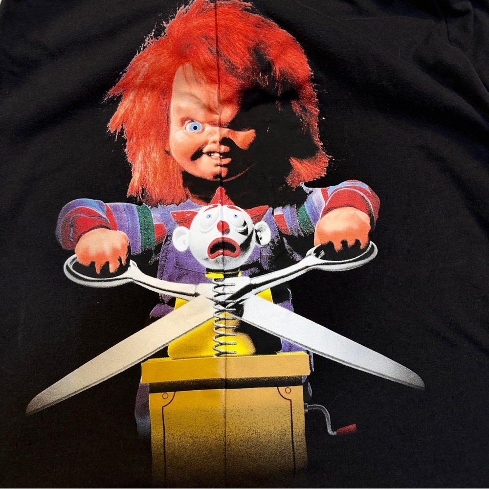 Chucky Childs Play T-Shirt Medium Embroidered Letters Wrap Around Print Horror‎ - Picture 10 of 10